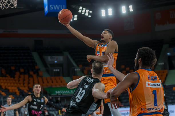 也为他自己 也为他自己