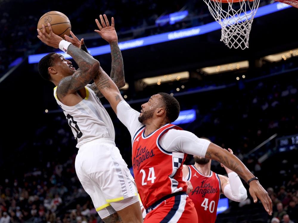 体育《人民日报》：假以时日 土帅定能成中国足球的顶梁柱